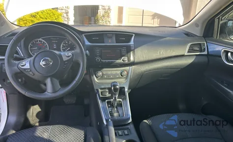 2017 Nissan Sentra S z USA, uszkodzony, nr VIN 3N1AB7AP3HY344591